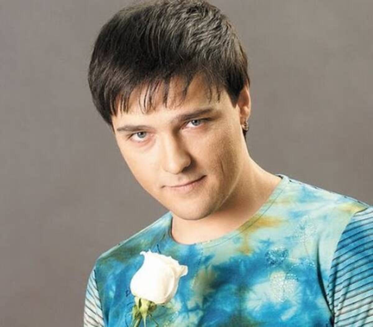 90 певцы имена. Юрий Шатунов. Юра Шатунов 2000. Юрий Васильевич Шатунов 2001. Шатунов Юрий 1985.