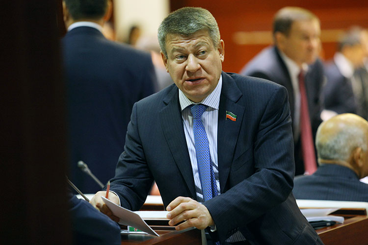 Валерий Самилов заверил корреспондента «БИЗНЕС Online», что полностью останавливать работу завода никто не собирается, но убыточные производства на его территории действительно ликвидируются