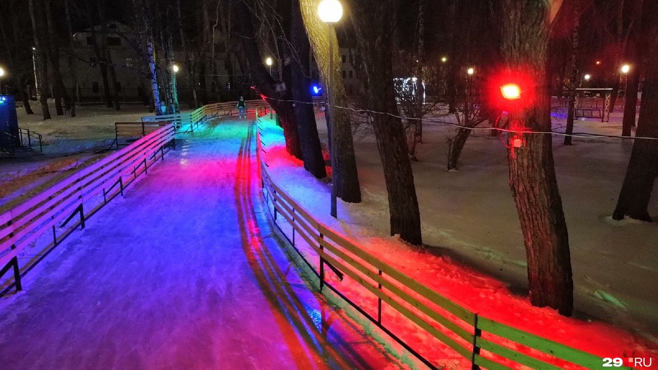 Каток у драмтеатра архангельск