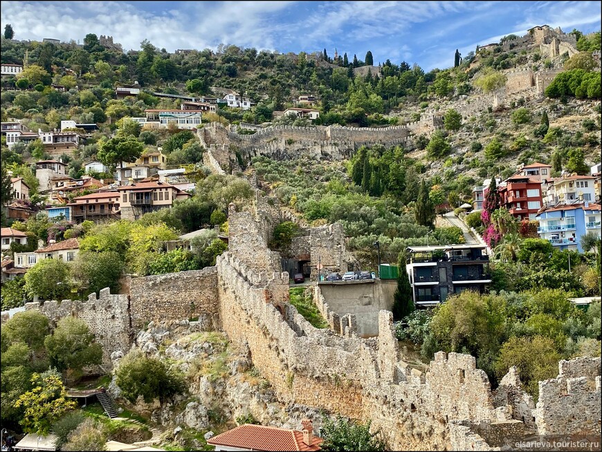 Аланья в ноябре. Пещера Дамлаташ. Красная башня. Судоверфь Терсане.