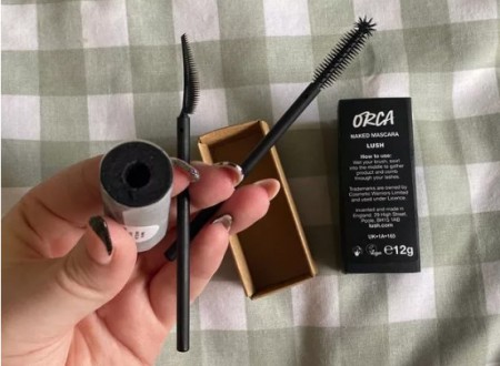 Lush выпустил тушь для ресниц без упаковки