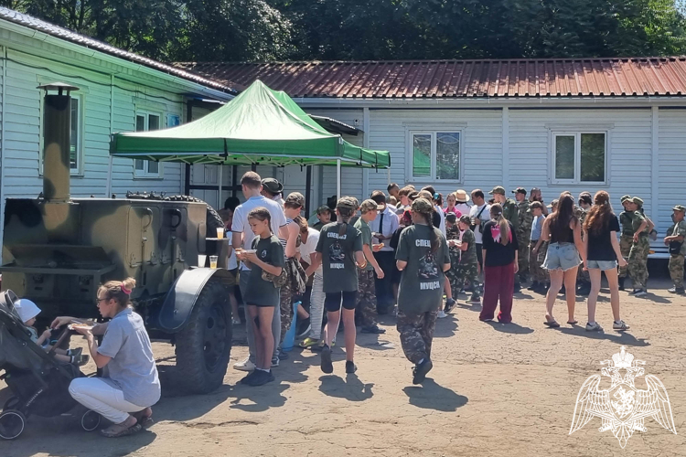 В Сочи сотрудники Росгвардии провели патриотическое мероприятие для школьников