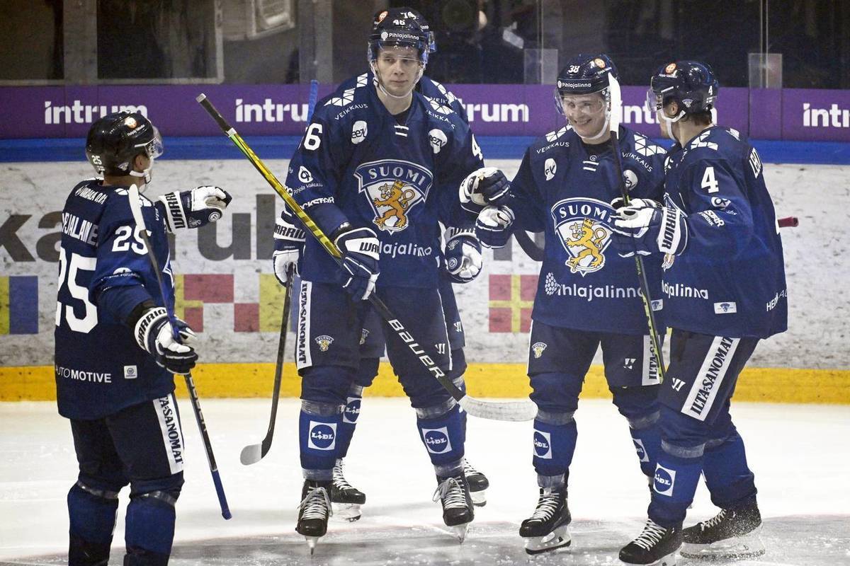 Финляндия уступила Швейцарии в матче первого этапа хоккейного Евротура