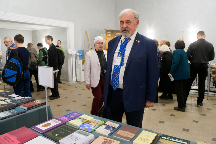 Станислав Думин отмечает, что проблему с ветхостью в некоторых регионах решили оцифровкой архива. К примеру, сейчас электронные метрические книги уже доступны за небольшую плату в ряде регионов, таких как Тульская, Калужская и Ленинградская области
