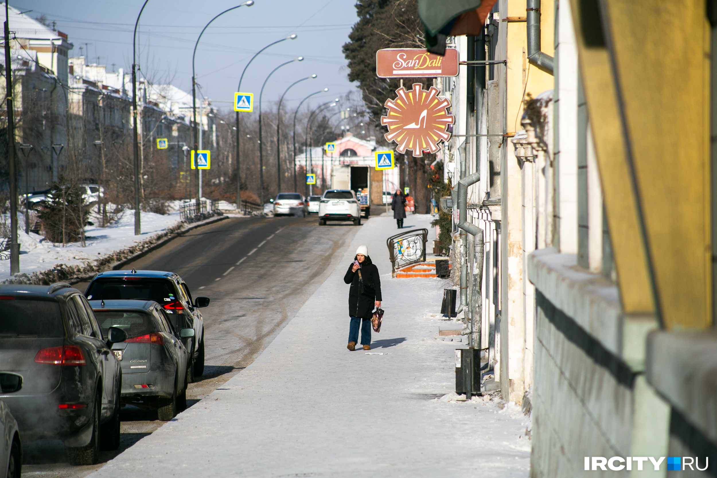 Вообще, центр Ангарска характерен своими идеально ровными прямыми улицами