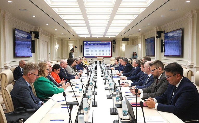 Совещание Комитета СФ по Регламенту и организации парламентской деятельности «Взаимодействие Совета Федерации ФС РФ с Центральной избирательной комиссией РФ по итогам проведения единого дня голосования в сентябре 2025 года»