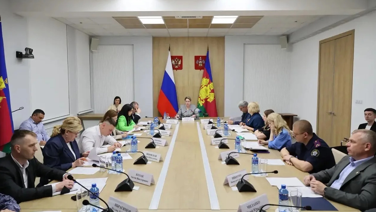 На Кубани обсудили, как уберечь подростков от деструктивного поведения