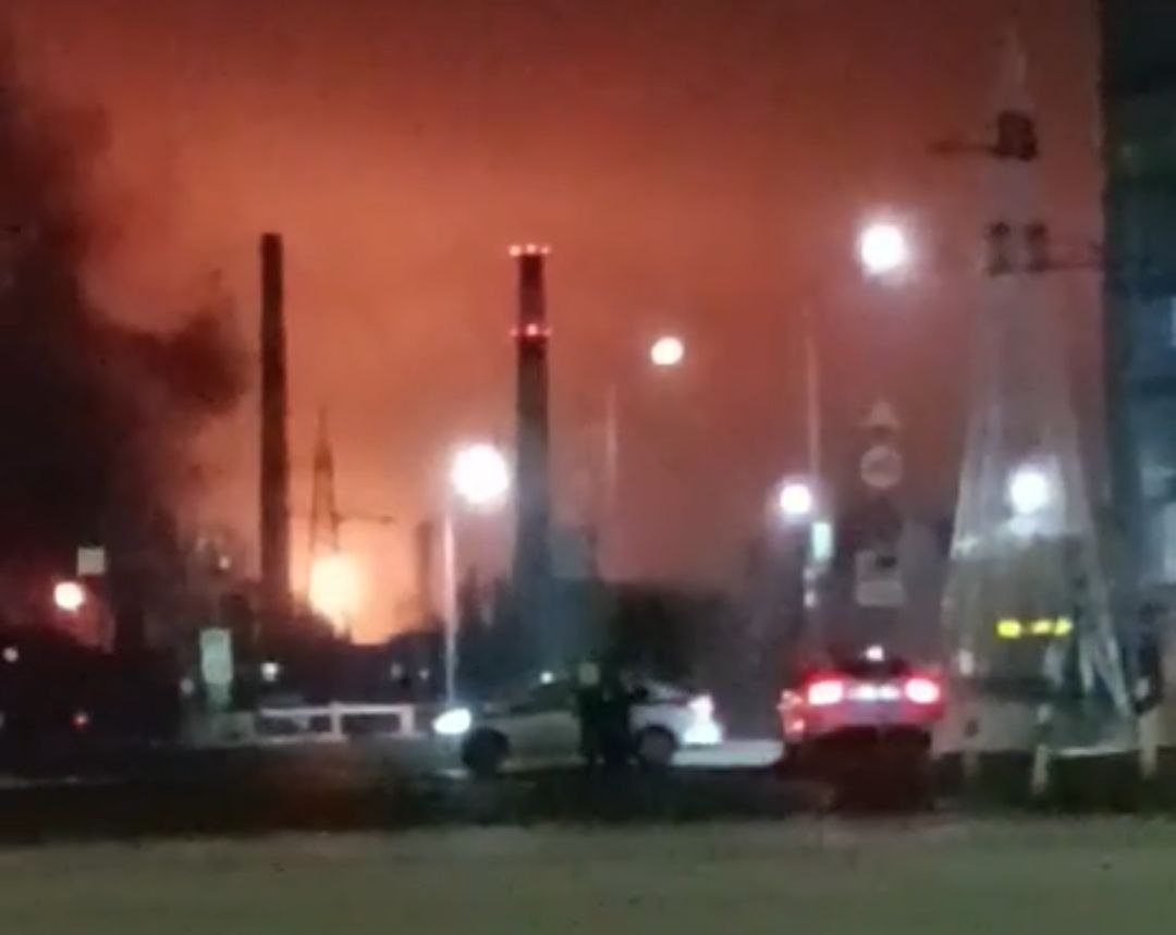 Атака беспилотников на рязанский НПЗ 26 января: после удара начался ...