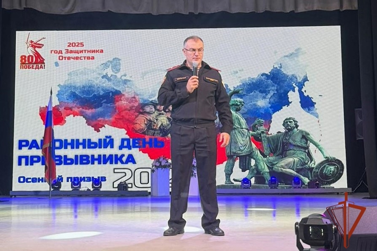 В Новосибирской области сотрудники Росгвардии приняли участие в «Дне призывника» 