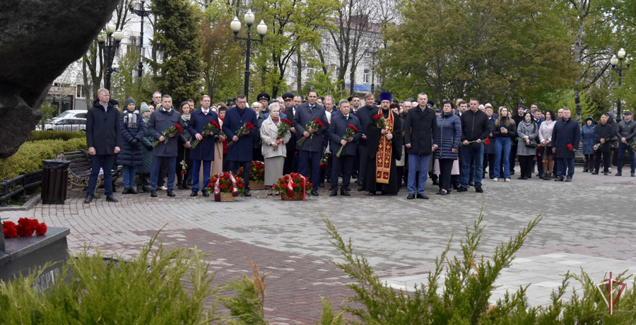 В Южно-Сахалинске почтили память жертв нефтегорского землетрясения