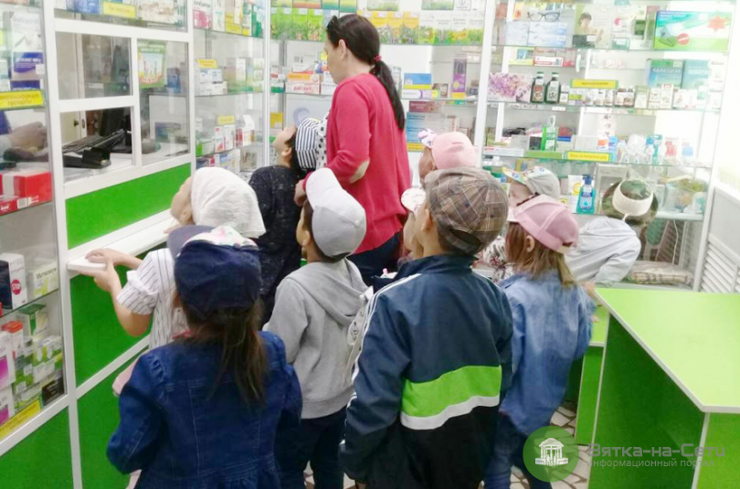 Может ли ребенок купить лекарство в аптеке?
