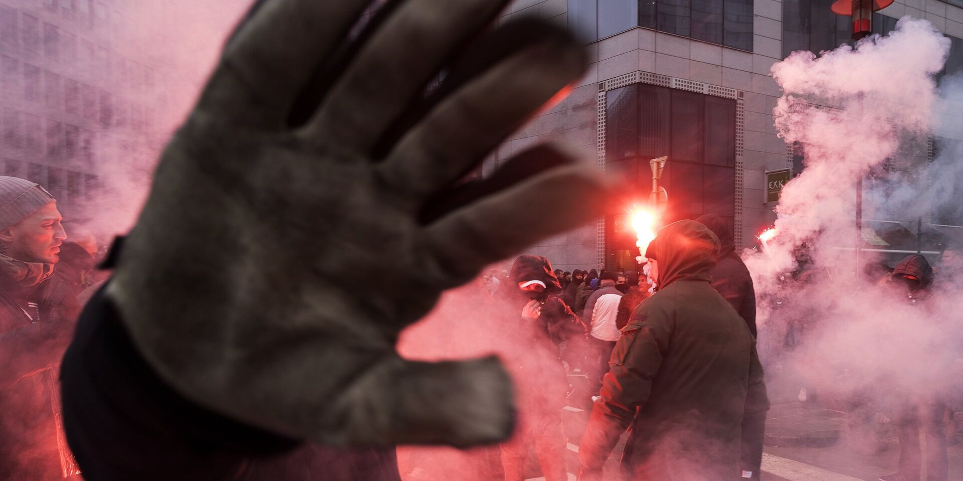 Массовые протесты в Брюсселе против миграционного пакта ООН - ИноСМИ, 1920, 23.09.2025