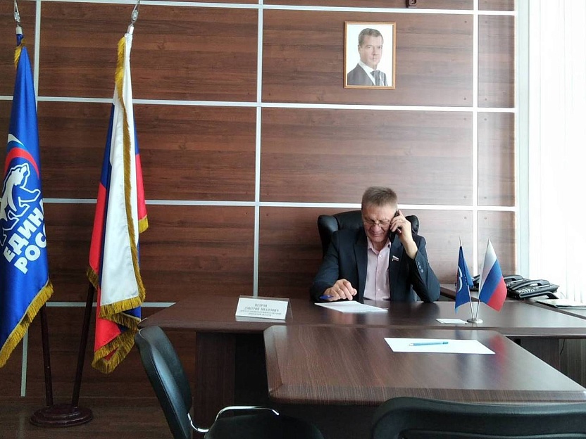 Дмитрий Петров провел прием жителей Иссинского района