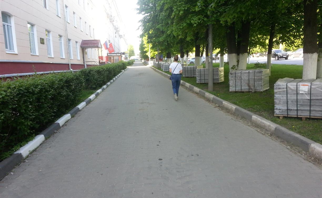 Блоха инфо тула сайт. Замена тротуаров. Проспект Ленина Екатеринбург тротуар. Улица тротуар. Тула проспект Ленина деревья.