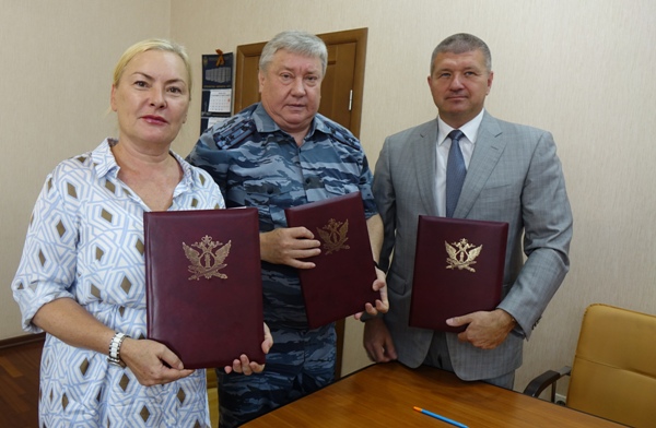 В УФСИН России по Саратовской области подписали соглашение о сотрудничестве с региональным отделением «Опора России» 