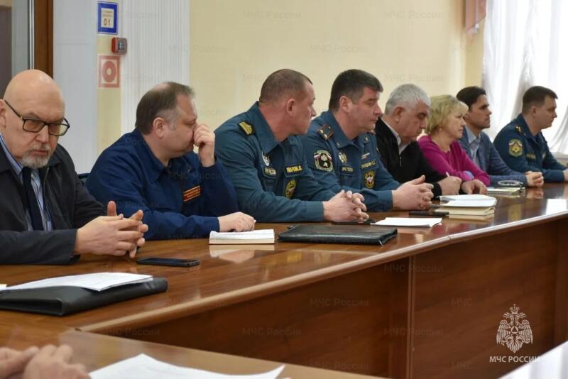 Участие представителей МЧС России в заседании КЧС по вопросам паводковой готовности и противопожарного обеспечения