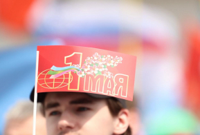 Более 3 тысяч человек встретили Первомай на набережной Амура в Хабаровске