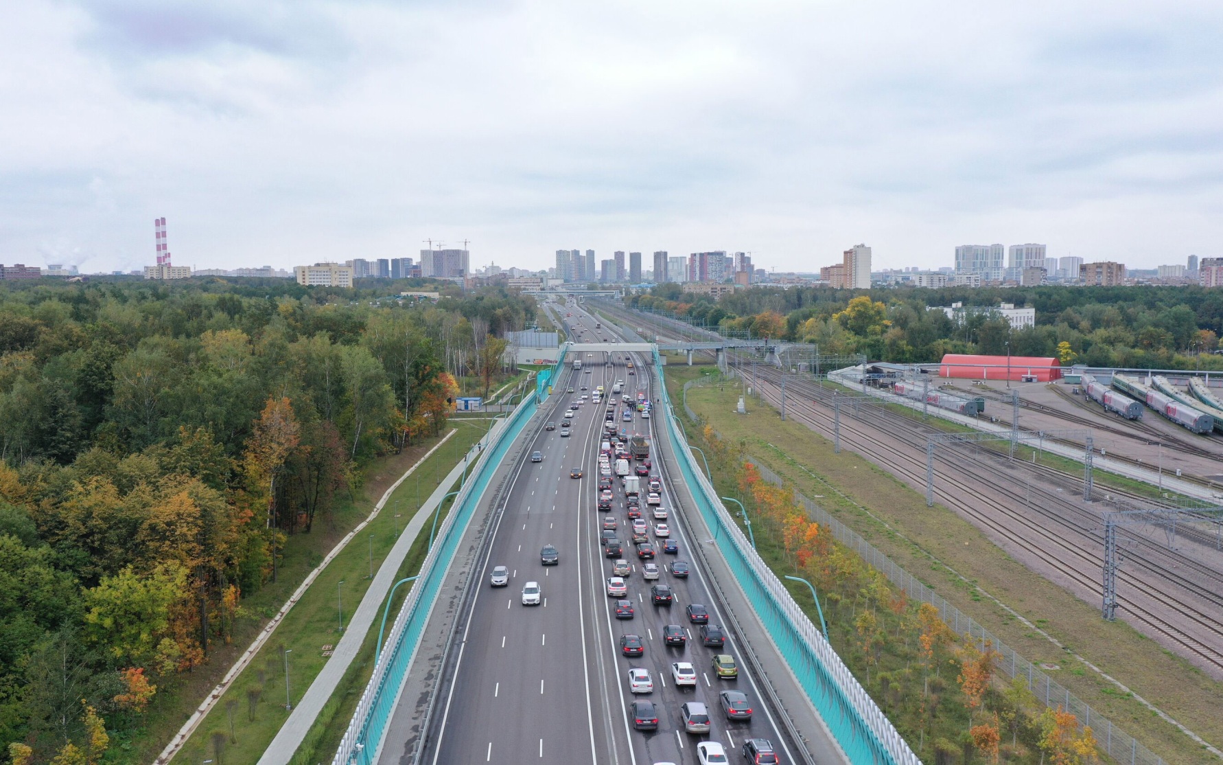 Дептранс: движение по Северо-Восточной хорде перекрыто из-за пожара