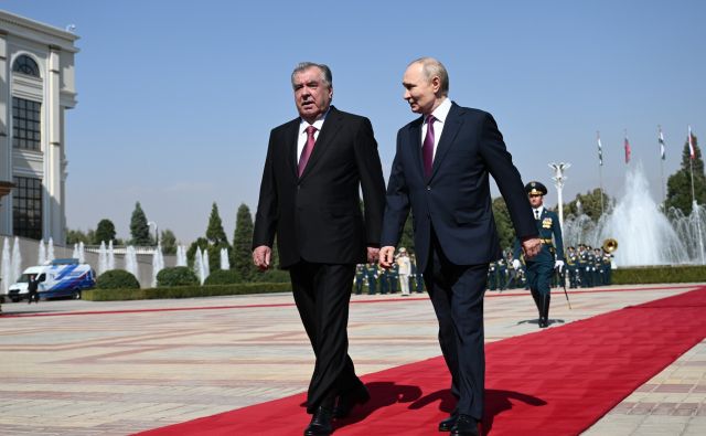 Трудовую миграцию в России упорядочат, а дефицит на рынке труда восполнят роботами - фото 1