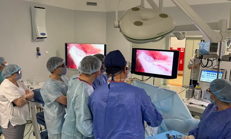 Ямальские врачи освоили передовые хирургические технологии на мастер‑классе профессора Сеченовского университета