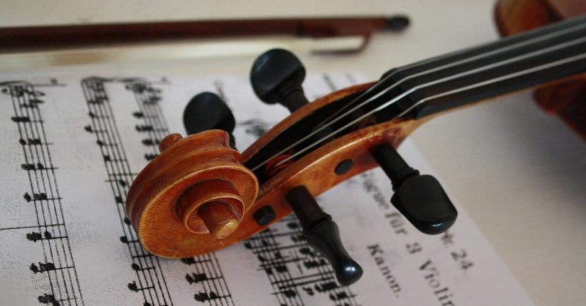 Для столичной школы искусств закупят музыкальные инструменты