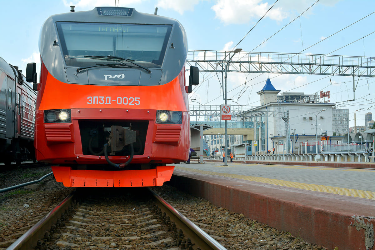 Электричка таганрог ростов на завтра. Электричка Ростов Таганрог. Электричка Ростов. Пригородный поезд. ЦППК поезд.