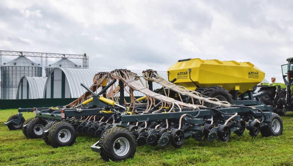 Техника компании «Комплекс АГРО».