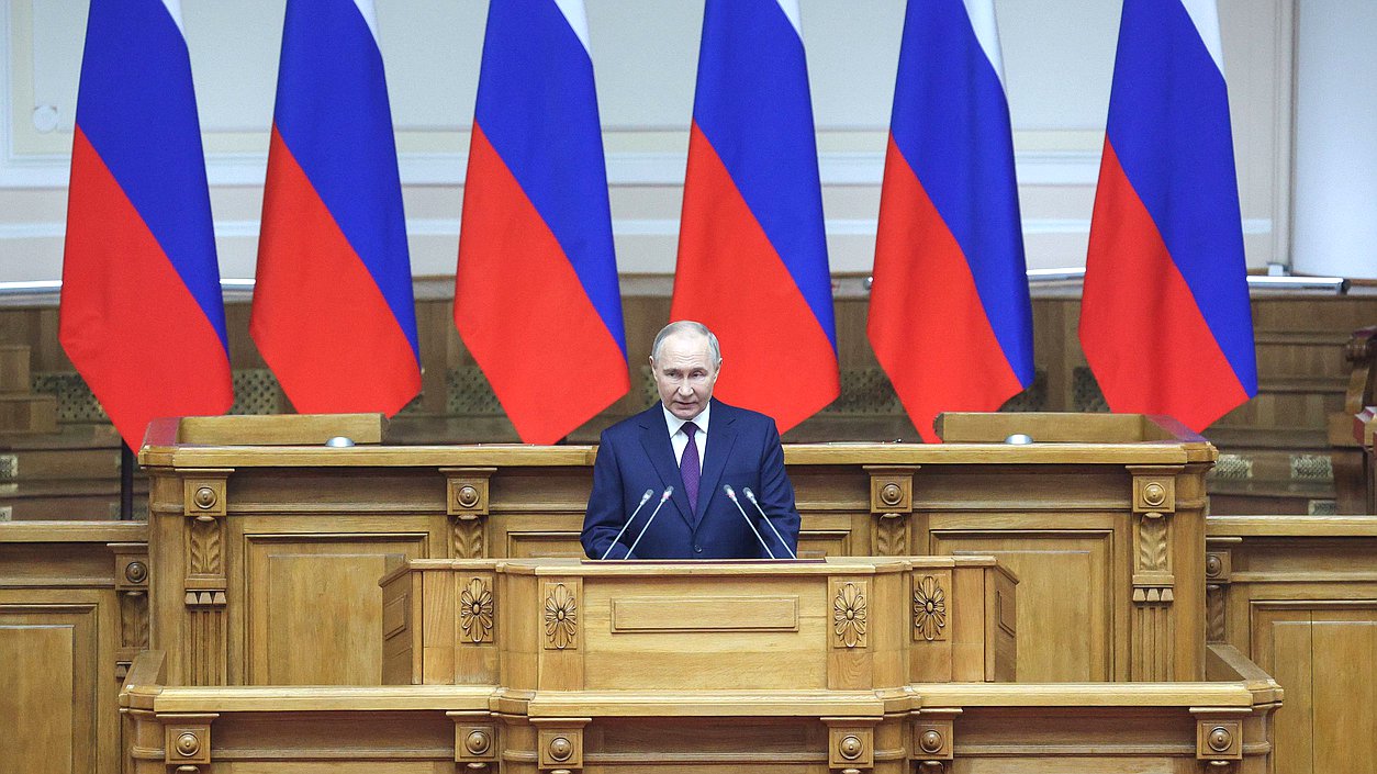 Выступление Владимира Путина на заседании Совета законодателей при Федеральном Собрании РФ
