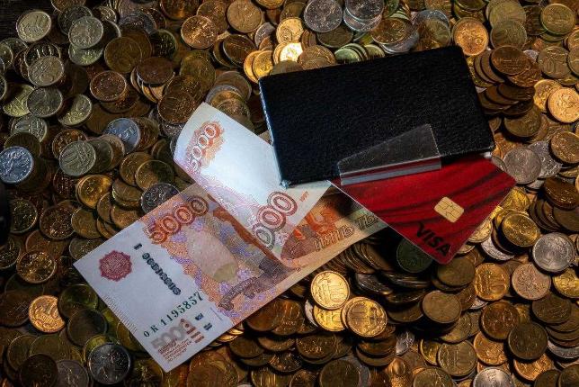 Южноуральцы за месяц взяли кредитов наличными на 5,5 млрд рублей