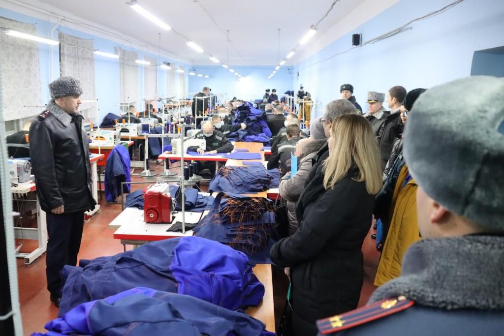 Представители власти и бизнеса оценили продукцию колоний Мурманской области