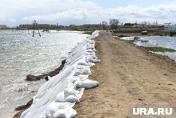 Вода в Казанском и Абатском районах подобралась вплотную к населенным пунктам