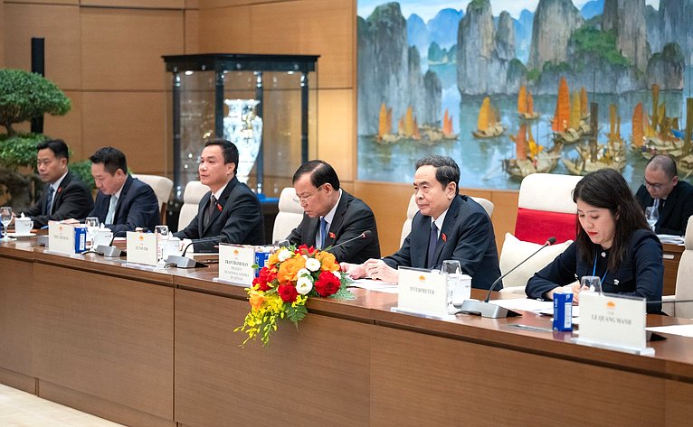 Делегация Совета Федерации во главе с первым заместителем Председателя СФ Андреем Яцкиным встретилась с Председателем Национального собрания Вьетнама Чан Тхань Маном