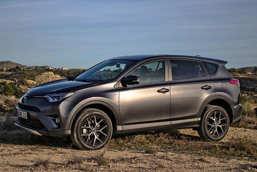 Кроссовер Toyota RAV4