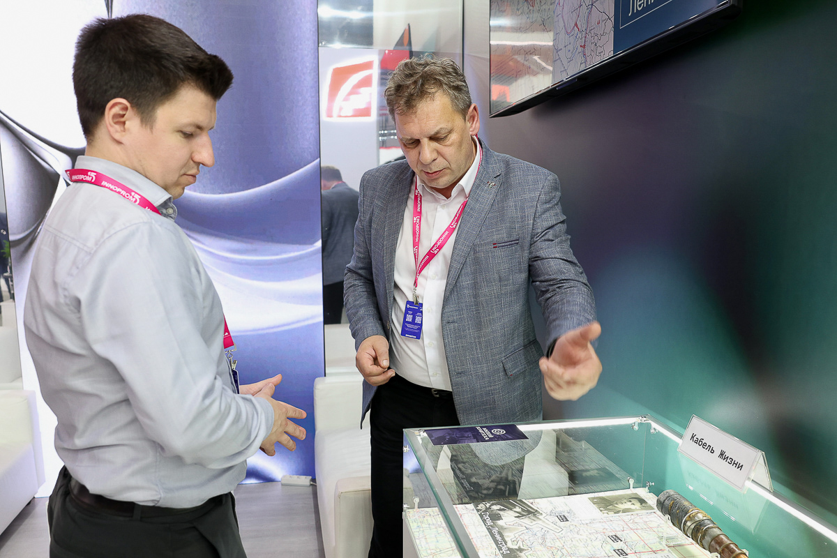 Валерий Климов (справа) 