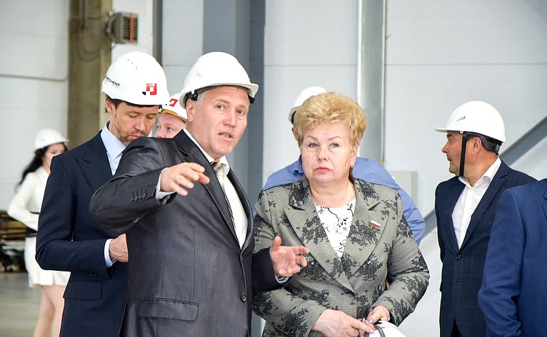 В рамках выездного совещания в Барнауле сенаторы посетили технопарк «Компонент»