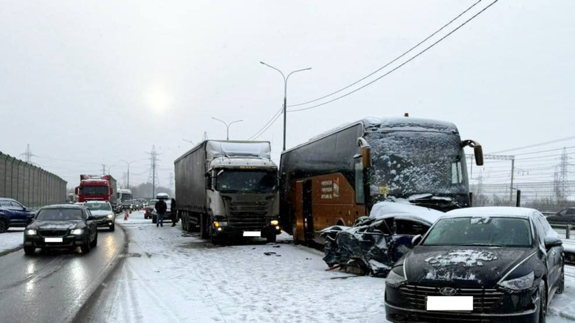 Двое пострадавших в тяжёлом состоянии: что известно о ДТП на трассе М-4 «Дон»