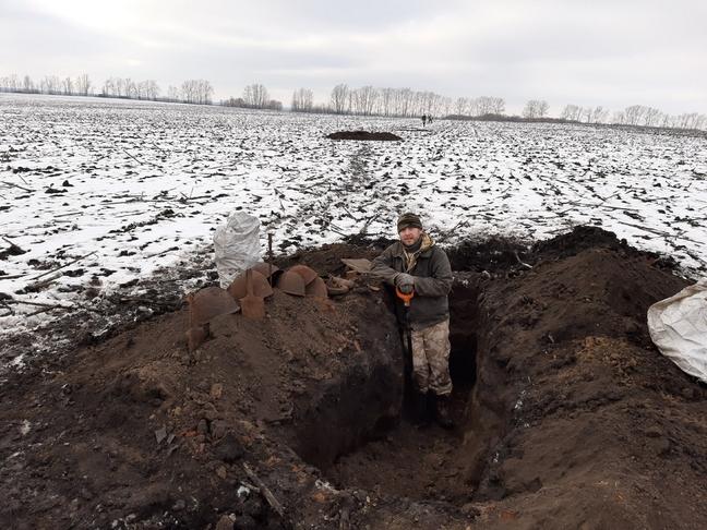 Вскрытие боевой траншеи в районе с. Луханино. За четыре дня подняли останки 70 красноармейцев