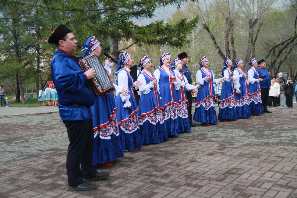 Выступление творческих коллективов