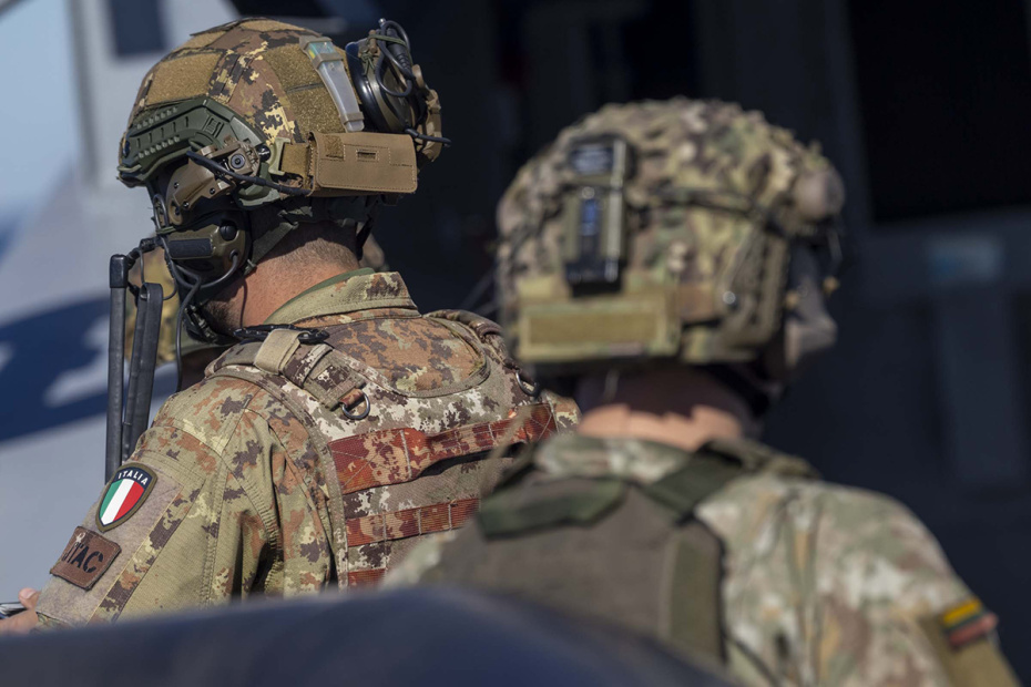 Солдаты стран НАТО во время учений «Удар Нептуна»