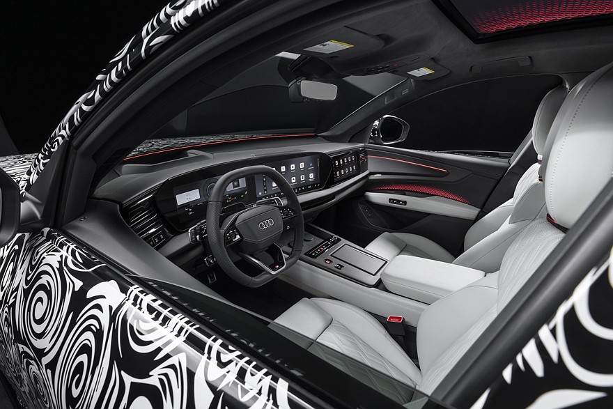 На фото: салон Audi Q9