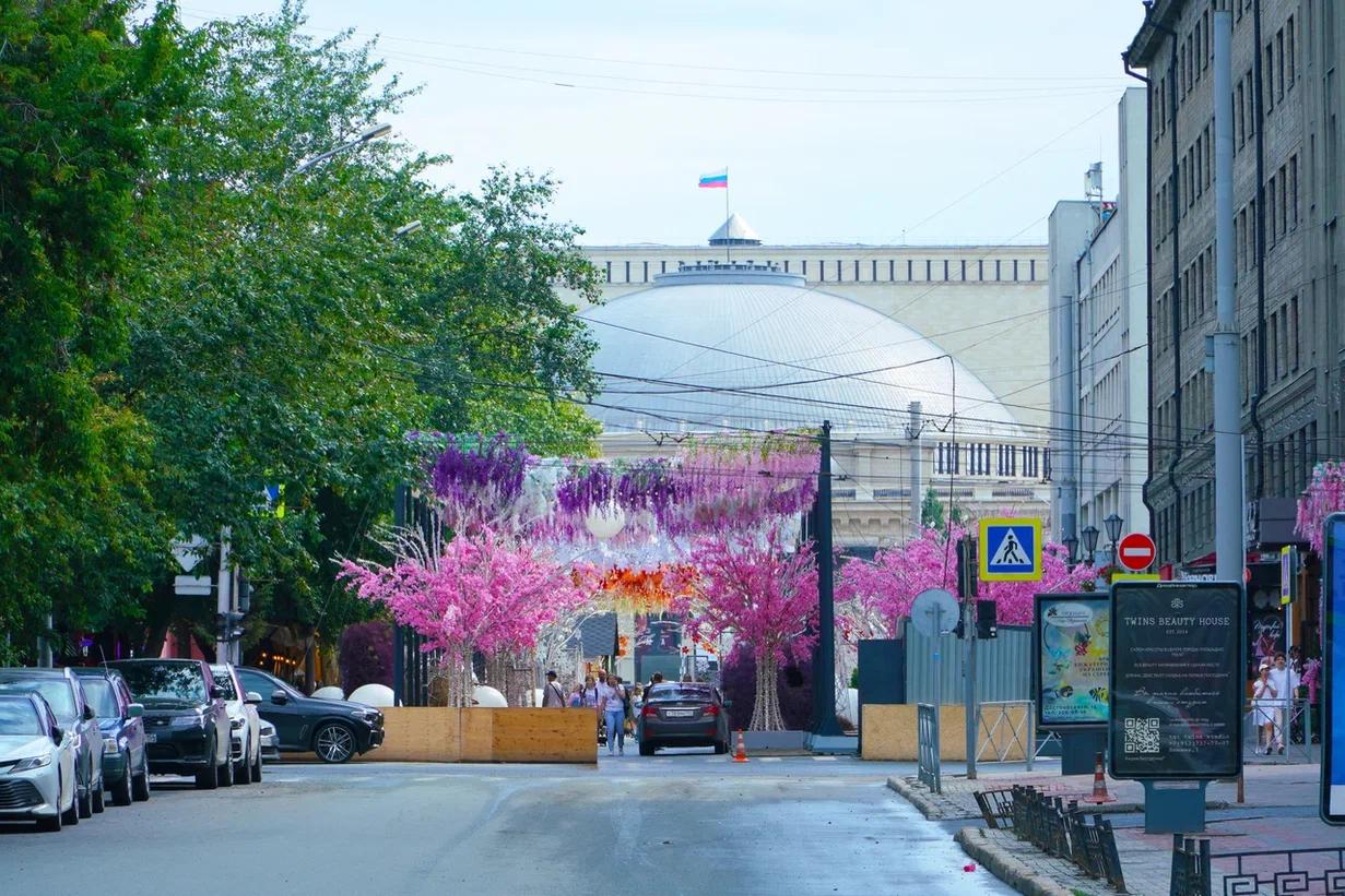 Проспект ленина открыли. Ленина 14 Новосибирск. Улица Ленина Новосибирск. Улица Ленина Новосибирск украсили. Ул Ленина 21 Новосибирск.