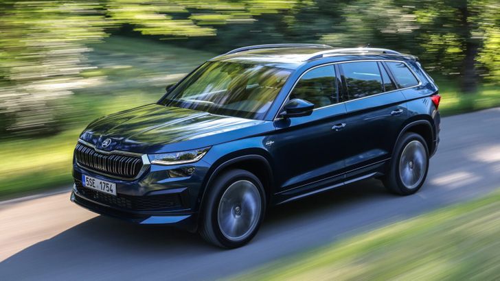 Популярный семейный кроссовер Skoda вернулся в Россию. Цена приятно удивит