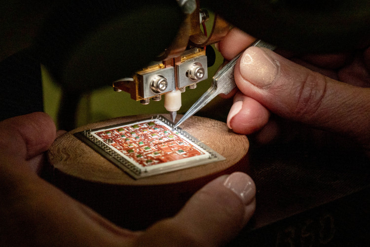 Доля отечественного железа в инфраструктуре должна составлять 60% к 1 января 2028 года, рост по каждому из 45 кодов ОКПД — 15%, рост совокупных расходов на отечественное оборудование — тоже 15%