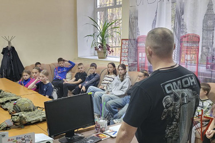 Мероприятия для школьников провели росгвардейцы на Дальнем Востоке