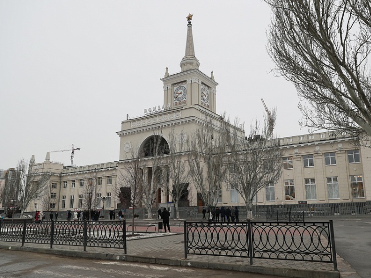 323 волгоград 1. ЖД вокзал Волгоград. Волгоград-1 ЖД вокзал. Центральный вокзал Волгоград. Вокзал Волгоград 1.