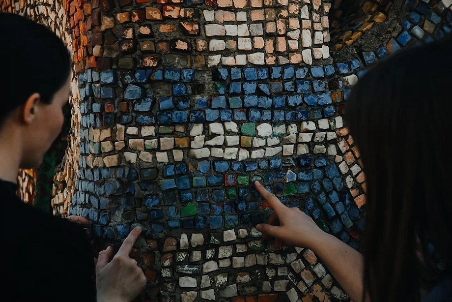 Фото: челнинские активисты начали восстанавливать скульптуру Ханова 