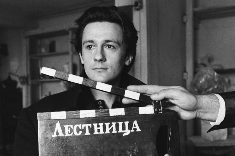 От Костика до «Гоголя»: фото самых ярких ролей юбиляра Олега Меньшикова