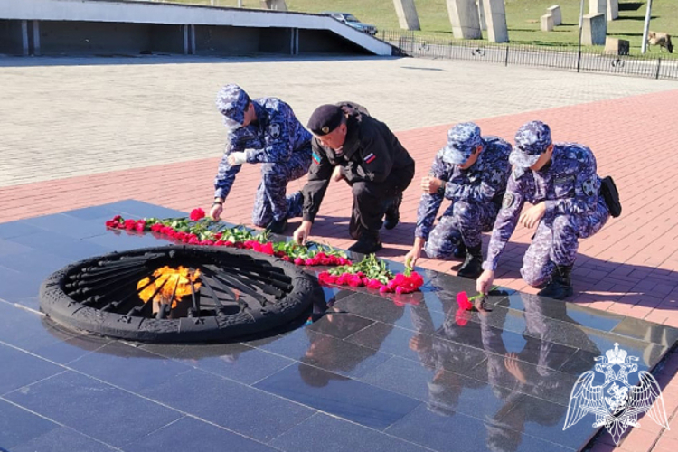 Сотрудники и ветераны Росгвардии провели для школьников урок Мужества