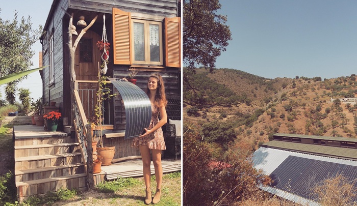 На крыше навеса установили солнечные панели.