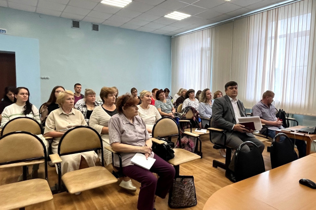 Управлением Минюста России по Вологодской области продолжается проведение цикла обучающих семинаров для представителей некоммерческих организаций муниципальных округов региона (3)